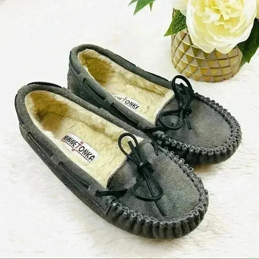 Minnetonka Cally Gray Suede Leather Sherpa Moccasin Slippers Size‎ 6